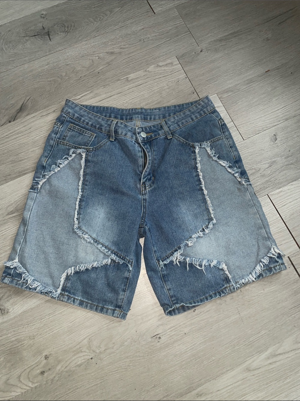 ROMWE Two-Tone Frayed Men’s Denim Shorts - Blue